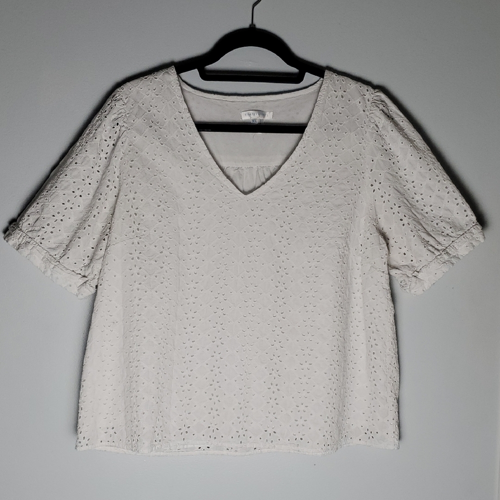 Draper James White Cotton Eyelet Short Sleeve V Neck Blouse Top Boxy Coastal
